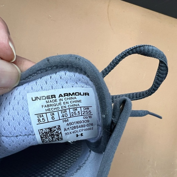 Under Armour  athletic shoes, lavender and gray color, size 8.5 - Picture 7 of 7